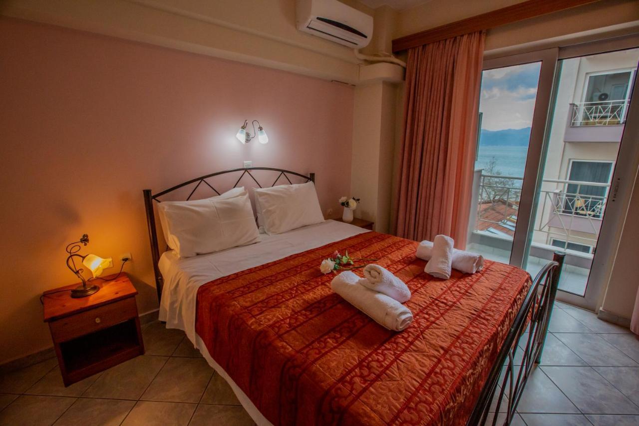 Chrisi Akti Hotel Nafpaktos Bagian luar foto